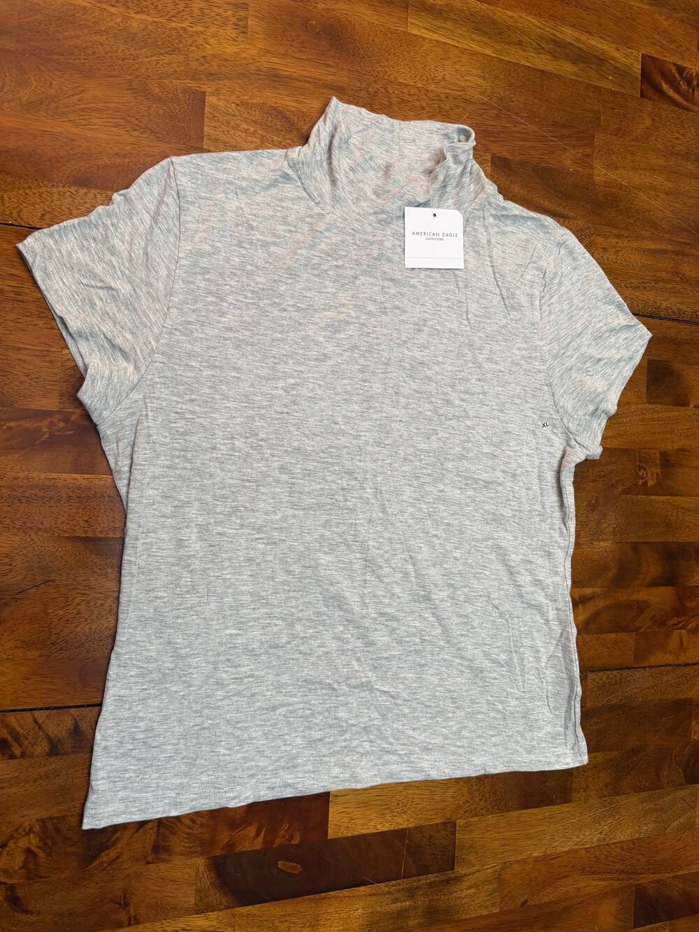 NWT American Eagle Soft & Sexy Mock Neck T-Shirt Women’s XL Gray
